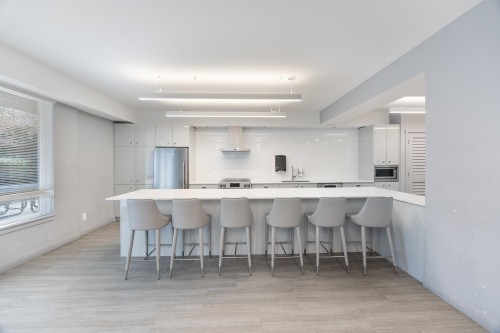 220-10838 Whalley Boulevard, Surrey, BC 