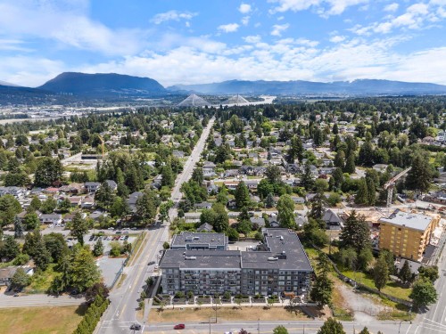 220-10838 Whalley Boulevard, Surrey, BC 