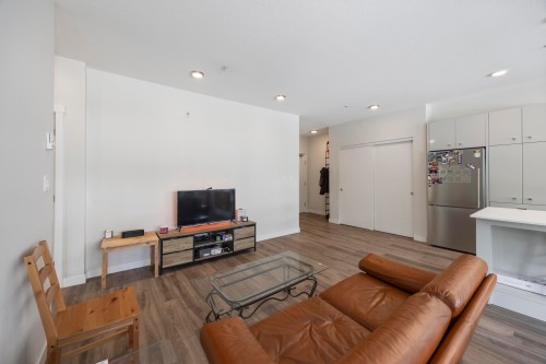 220-10838 Whalley Boulevard, Surrey, BC 