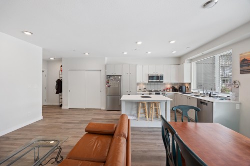 220-10838 Whalley Boulevard, Surrey, BC 