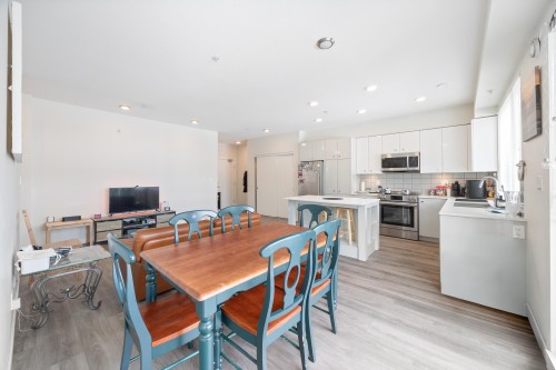 220-10838 Whalley Boulevard, Surrey, BC 