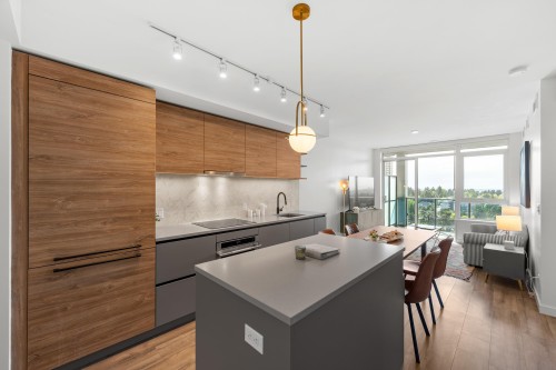 1712-10448 University Drive  Surrey, BC V3T 0S7