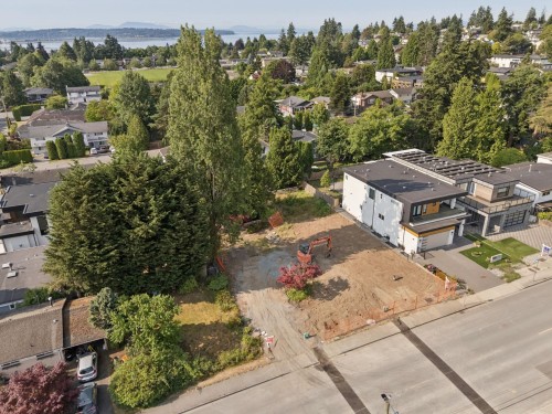 15918 Russell Avenue, White Rock, BC 
