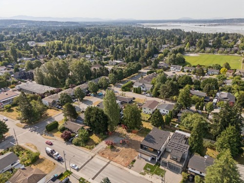 15918 Russell Avenue, White Rock, BC 