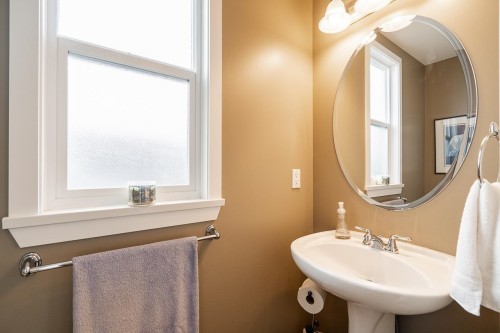16581 60 Avenue, Surrey, BC 