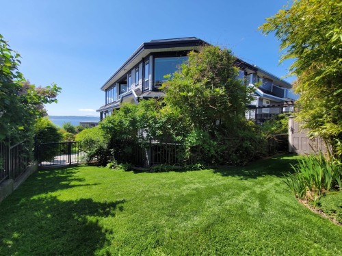 1087 Finlay Street, White Rock, BC 
