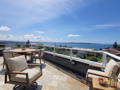 1087 Finlay Street, White Rock, BC 