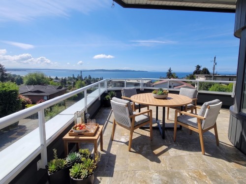 1087 Finlay Street, White Rock, BC 