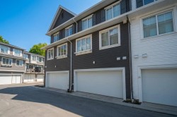 22-16337 15 Avenue Surrey, BC V4A 0C3