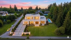3039 163 Street Surrey, BC V3Z 0E3