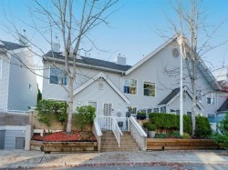 28-13713 72a Avenue Surrey, BC V3W 1K2