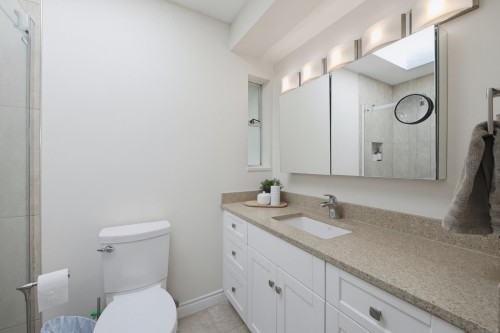 5631 Sunrise Crescent E, Surrey, BC 