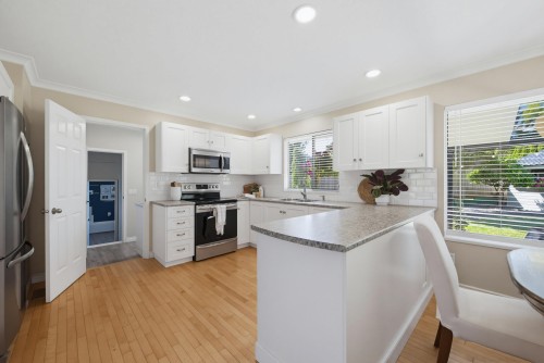 5631 Sunrise Crescent E, Surrey, BC 