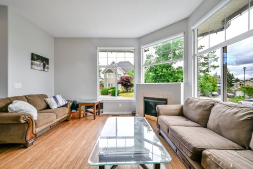 16730 85 Avenue, Surrey, BC - Indoor Photo Showing Living Room With Fireplace