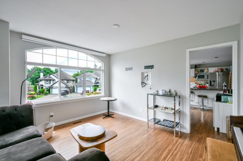16730 85 Avenue, Surrey, BC - Indoor Photo Showing Living Room
