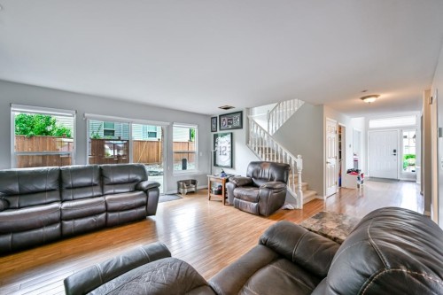 16730 85 Avenue, Surrey, BC - Indoor Photo Showing Living Room