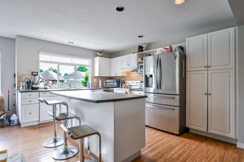16730 85 Avenue, Surrey, BC - Indoor Photo Showing Kitchen