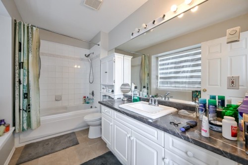 16730 85 Avenue, Surrey, BC - Indoor Photo Showing Bathroom
