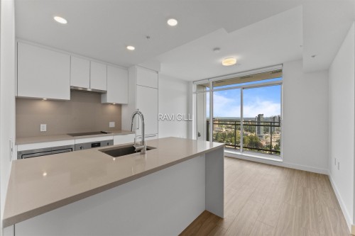 1003-13675 107A Avenue, Surrey, BC 
