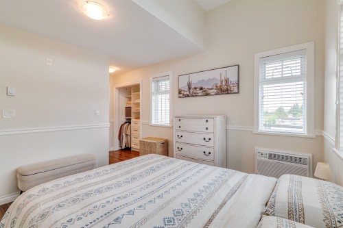 423-5650 201A Street, Langley, BC - Indoor Photo Showing Bedroom