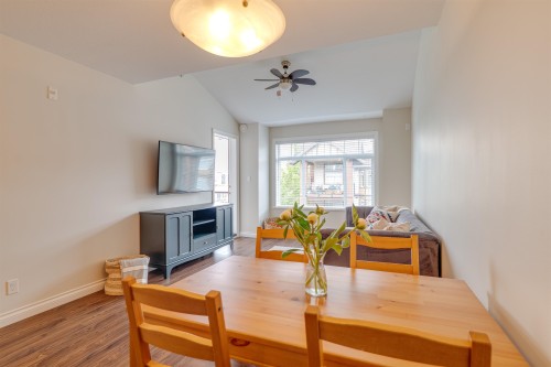423-5650 201A Street, Langley, BC - Indoor Photo Showing Dining Room