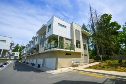 38-12585 104a Avenue Surrey, BC V3V 0G7