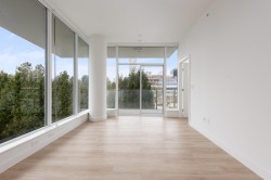 2706-9675 King George Boulevard Surrey, BC V3T 2V3