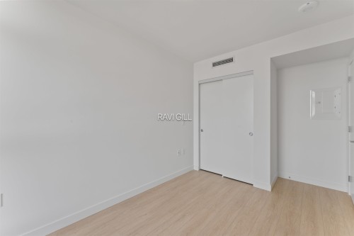 512-13675 107A Avenue, Surrey, BC 