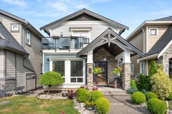 10-1426 Finlay Street White Rock, BC V4B 4L5