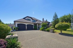 19028 58 Avenue Surrey, BC V3S 7M3