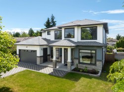 14982 21 Avenue Surrey, BC V4A 8G3