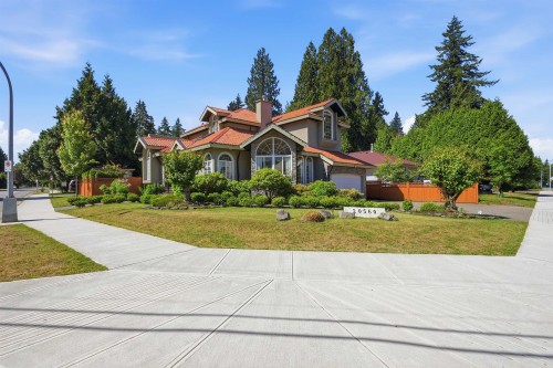 20560 46a Avenue  Langley, BC V3A 3J8