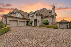 15957 39a Avenue Surrey, BC V3Z 0Y3