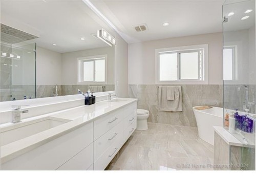 9093 Buchanan Place, Surrey, BC - Indoor Photo Showing Bathroom