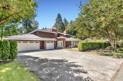 12936 21b Avenue Surrey, BC V4A 7L4