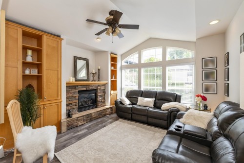 32777 Chilcotin Drive  Abbotsford, BC V2T 5W4