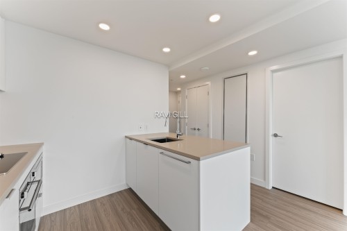 2609-13675 107A Avenue, Surrey, BC 