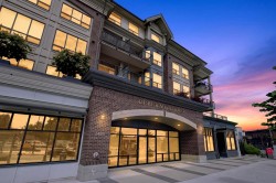 213-2493 Montrose Avenue Abbotsford, BC V2S 0L4