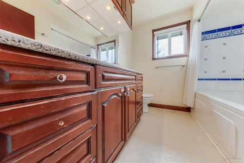 15894 Thrift Avenue, White Rock, BC - Indoor Photo Showing Other Room