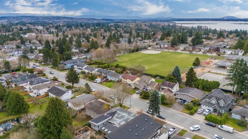 15894 Thrift Avenue, White Rock, BC - Outdoor With View