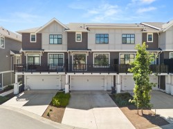 12-20261 72b Avenue Langley, BC V2Y 3M8