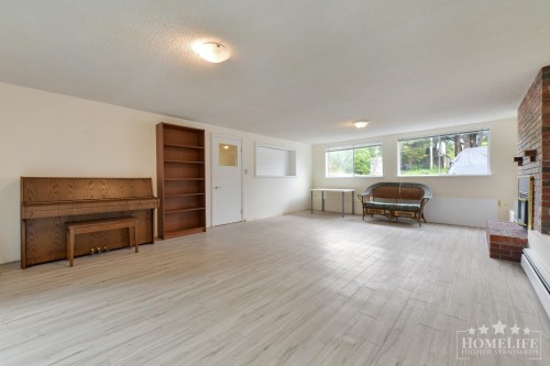 13900 Blackburn Avenue, White Rock, BC 