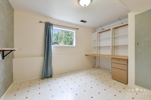 13900 Blackburn Avenue, White Rock, BC 