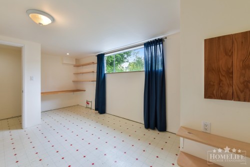 13900 Blackburn Avenue, White Rock, BC 
