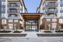 301-3528 146a Street Surrey, BC V4P 0H4