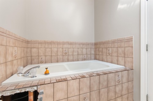 2716 St Moritz Way, Abbotsford, BC 