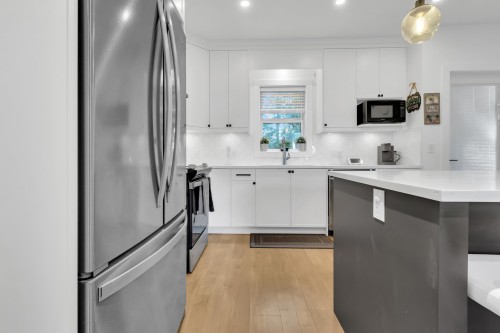 4-32970 Tunbridge Avenue, Mission, BC - Indoor Photo Showing Kitchen With Stainless Steel Kitchen With Upgraded Kitchen