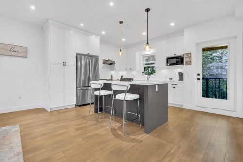 4-32970 Tunbridge Avenue, Mission, BC - Indoor Photo Showing Kitchen With Stainless Steel Kitchen With Upgraded Kitchen
