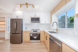 15092 19a Avenue Surrey, BC V4A 7G8
