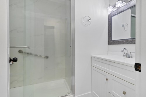 31021 Creekside Drive, Abbotsford, BC - Indoor Photo Showing Bathroom